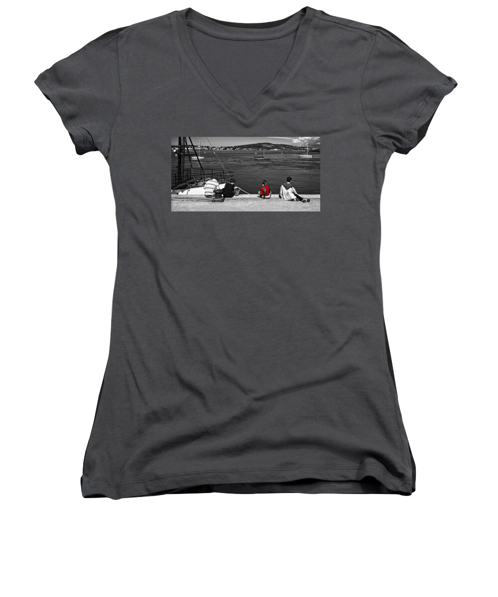 Schindlers List Women's V-Neck featuring the photograph Catching Crabs In Red by Meirion Matthias