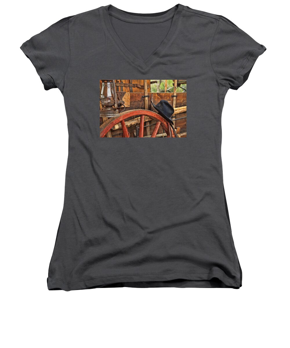 Oklahoma Women's V-Neck featuring the photograph Dagnabbit where is my hat by Toni Hopper