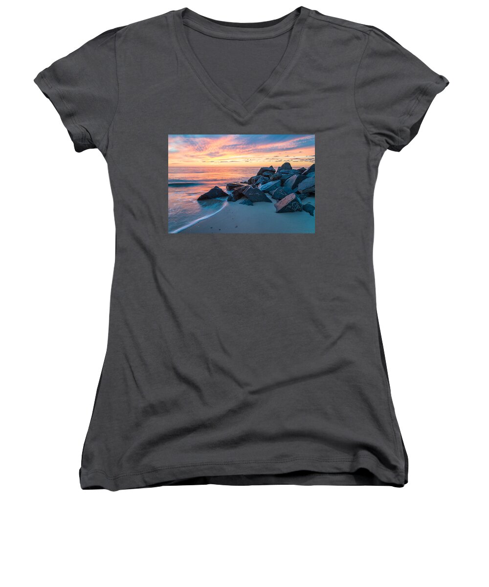 New Jersey Women's V-Neck featuring the photograph Dream in Colors by Kristopher Schoenleber