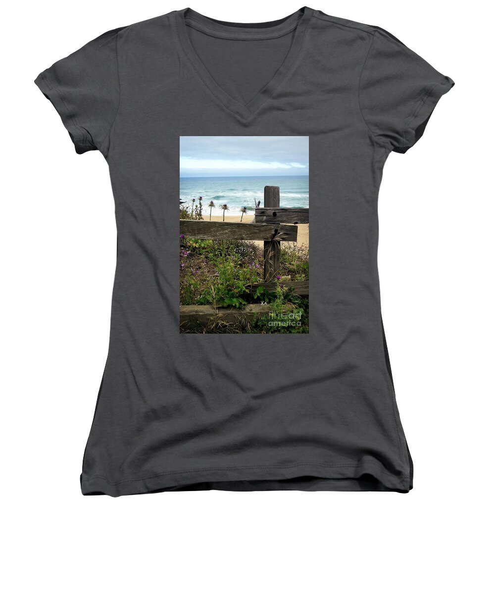 Beach Women's V-Neck featuring the photograph Greetings from San Francisco by Ellen Cotton