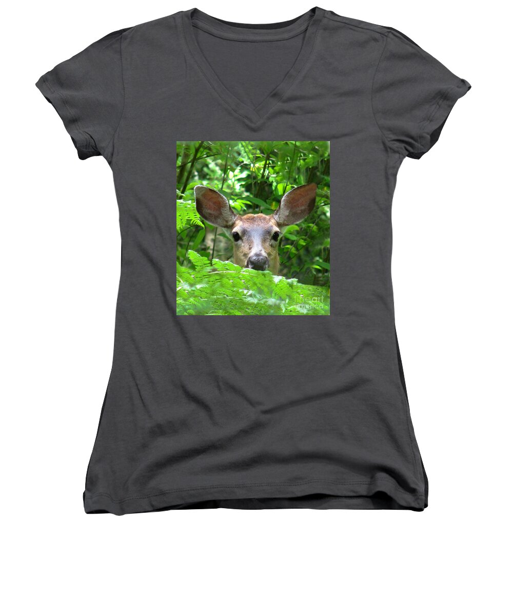 Wildlife Women's V-Neck featuring the photograph Peek-A-Boo by Rory Siegel
