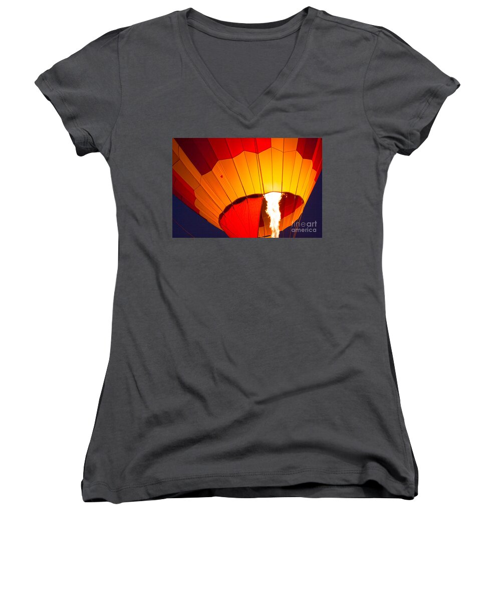 Hot Air Balloons Women's V-Neck featuring the photograph Pre Dawn Set Up by Roselynne Broussard
