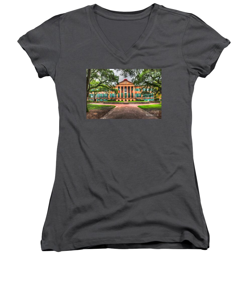 College Of Charleston Women's V-Neck featuring the photograph Southern Life by Dale Powell