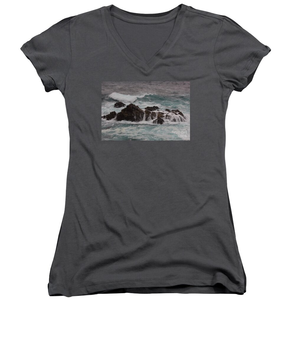Big Sur Women's V-Neck featuring the photograph Standing Up To the Waves by Suzanne Luft