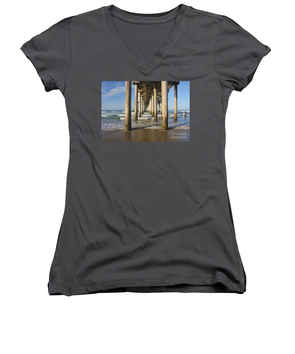 Ocean Women's V-Neck featuring the photograph Take a break by Tammy Espino