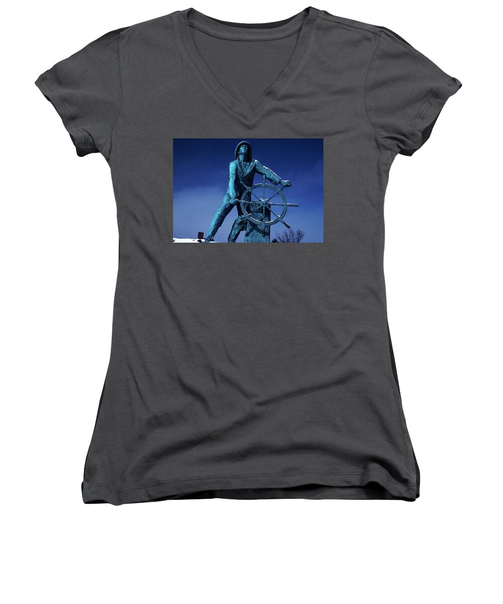 Alert Women's V-Neck featuring the photograph The Fisherman Statue Gloucester by Tom Wurl
