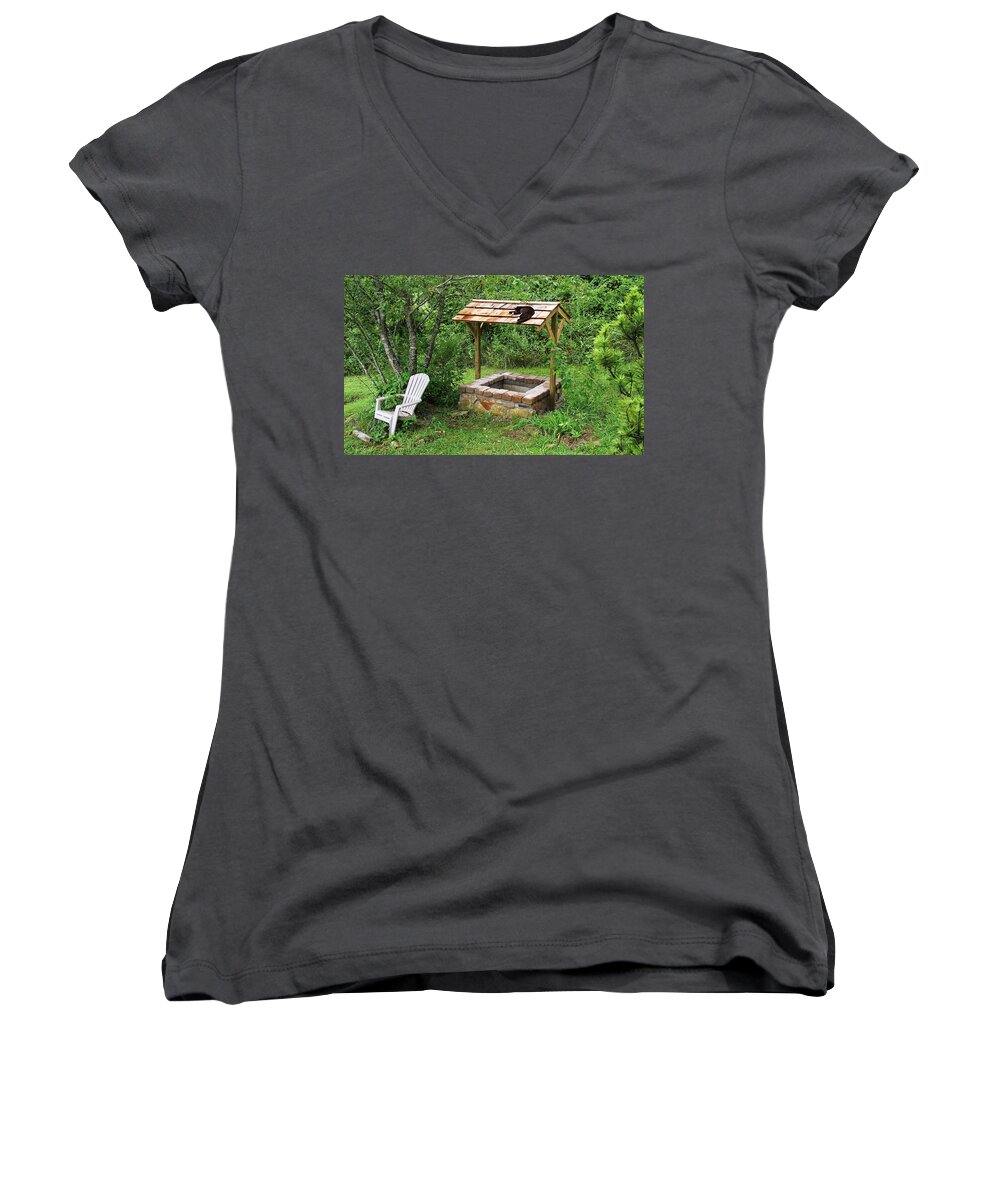 Duane Mccullough Women's V-Neck featuring the photograph Wishing Well and Cat by Duane McCullough