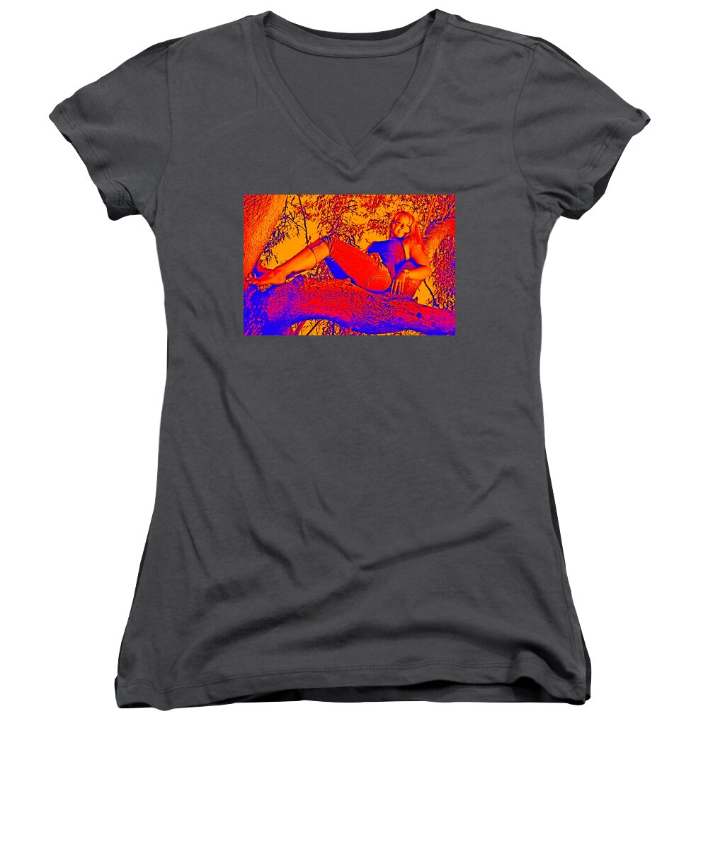 Beautiful Women's V-Neck featuring the photograph Beauty in a tree by Charles Benavidez
