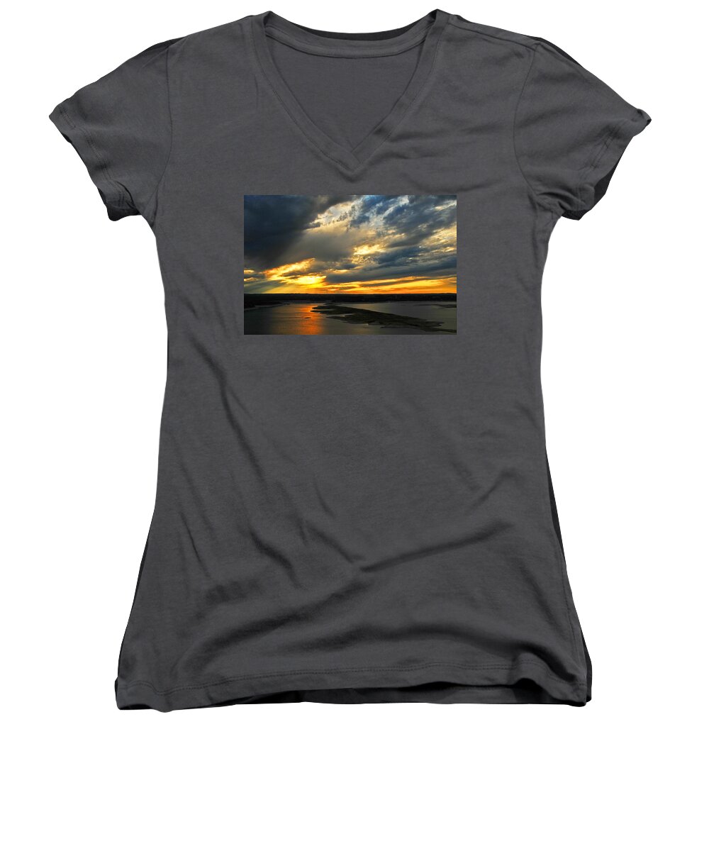 Sunsets' Sunset Landscapes Women's V-Neck featuring the photograph Lake Travis Reflections by Lynn Bauer
