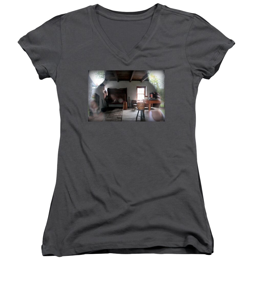 Vintage Women's V-Neck featuring the photograph Looking Back by Karen Wiles