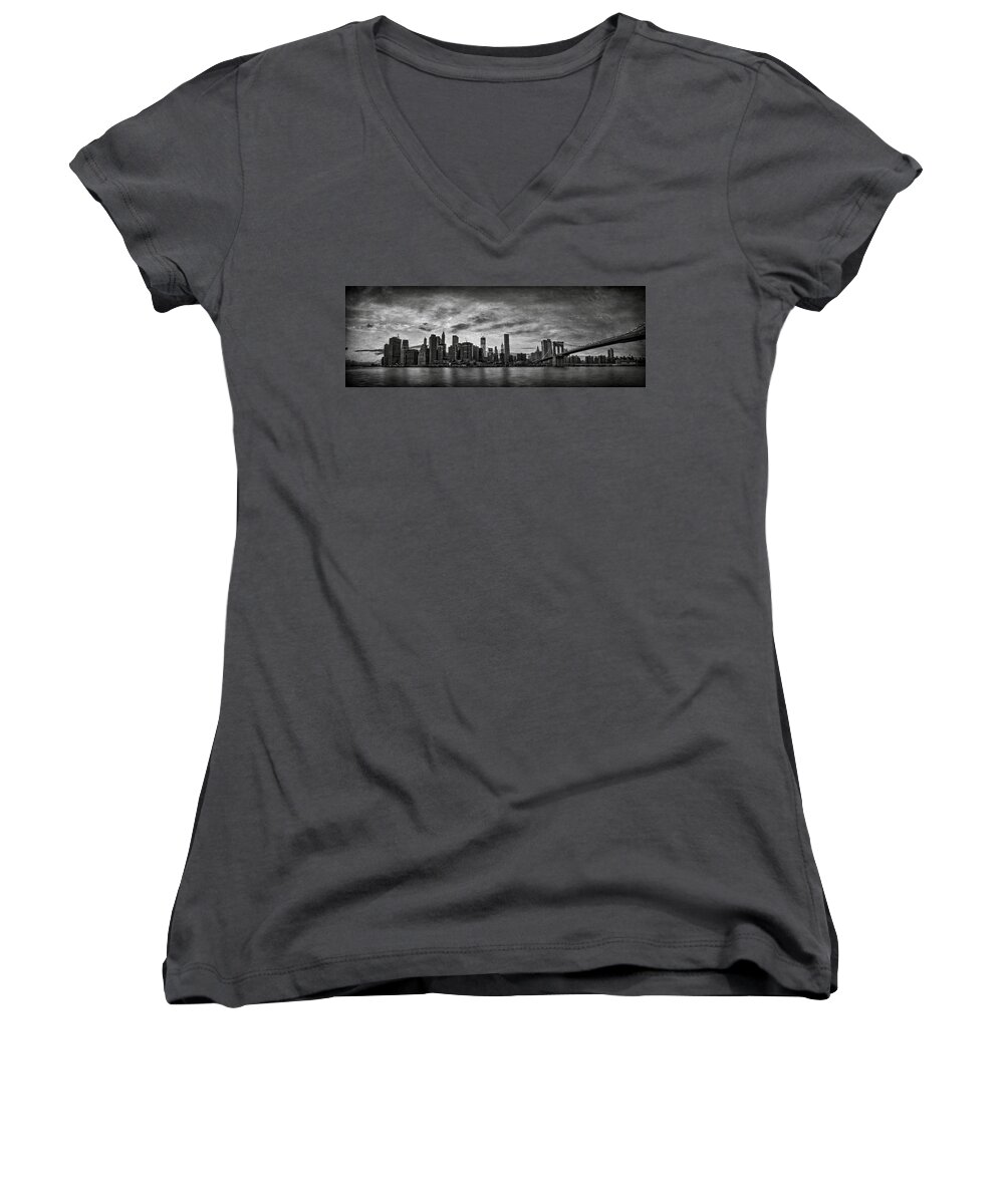 Manhattan Women's V-Neck featuring the photograph The Night Is Young by Evelina Kremsdorf