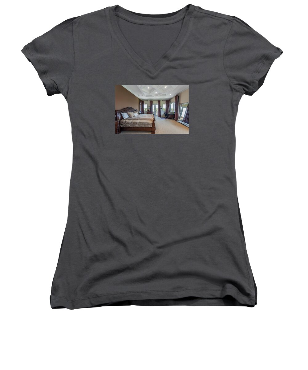 Master_bedroom Women's V-Neck featuring the photograph Master Bedroom #1 by Jody Lane