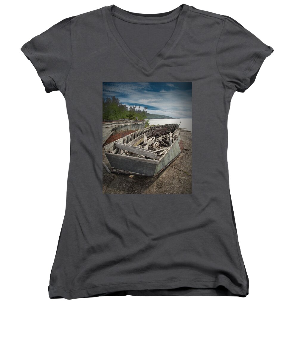 Art Women's V-Neck featuring the photograph Shipwreck at Neys Provincial Park #1 by Randall Nyhof