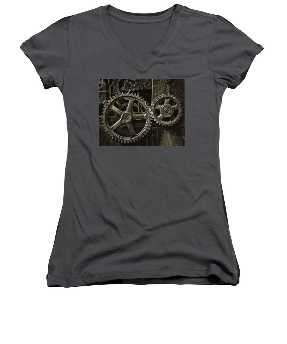 Circle Women's V-Neck featuring the photograph Working Together #1 by David and Carol Kelly