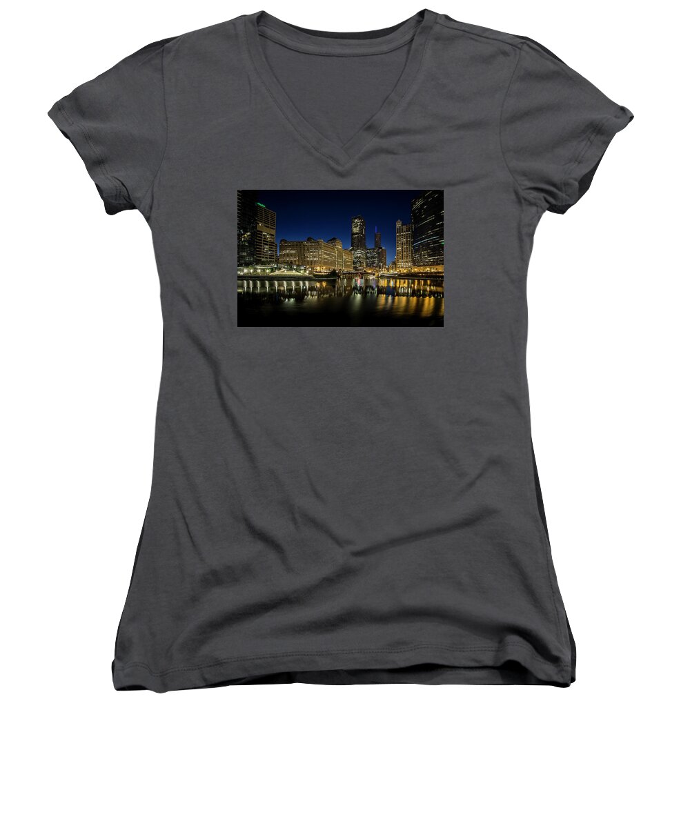 Chicago Women's V-Neck featuring the photograph Chicago river and skyline at dawn #2 by Sven Brogren