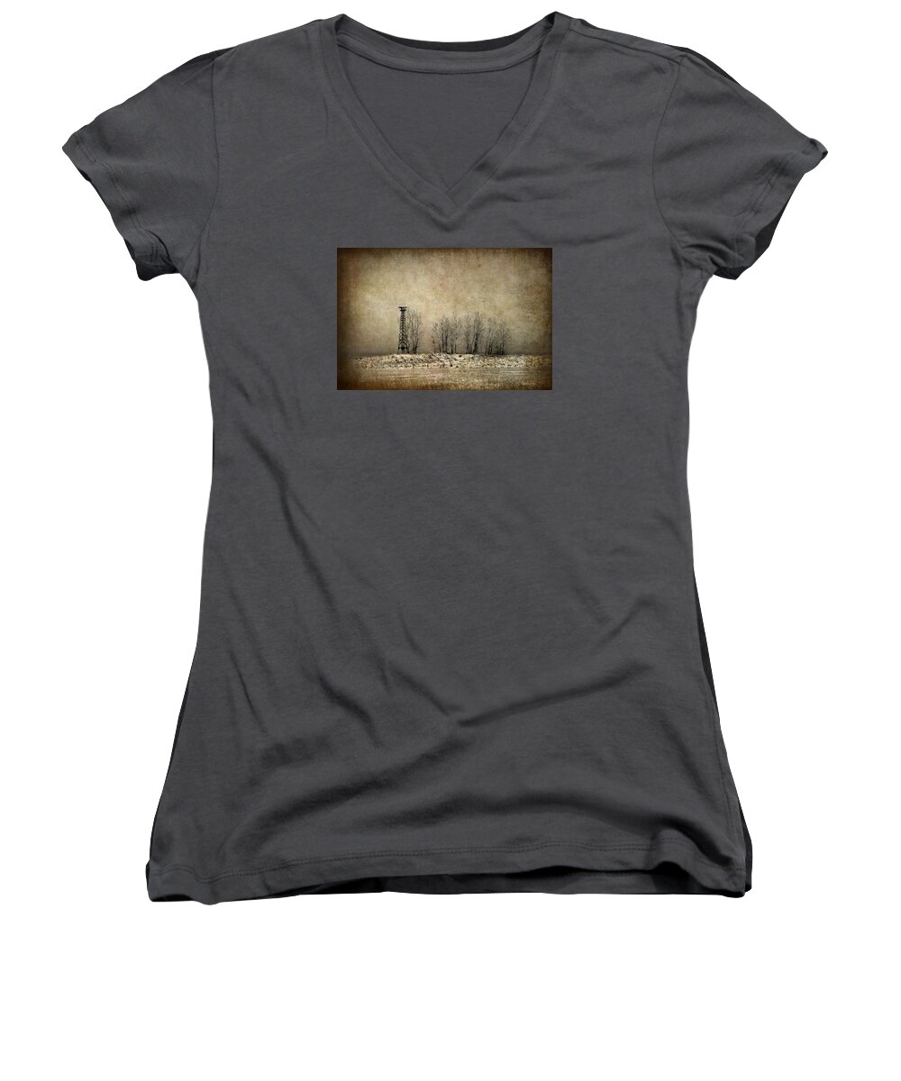 Chicago Women's V-Neck featuring the photograph Art on the beach by Milena Ilieva