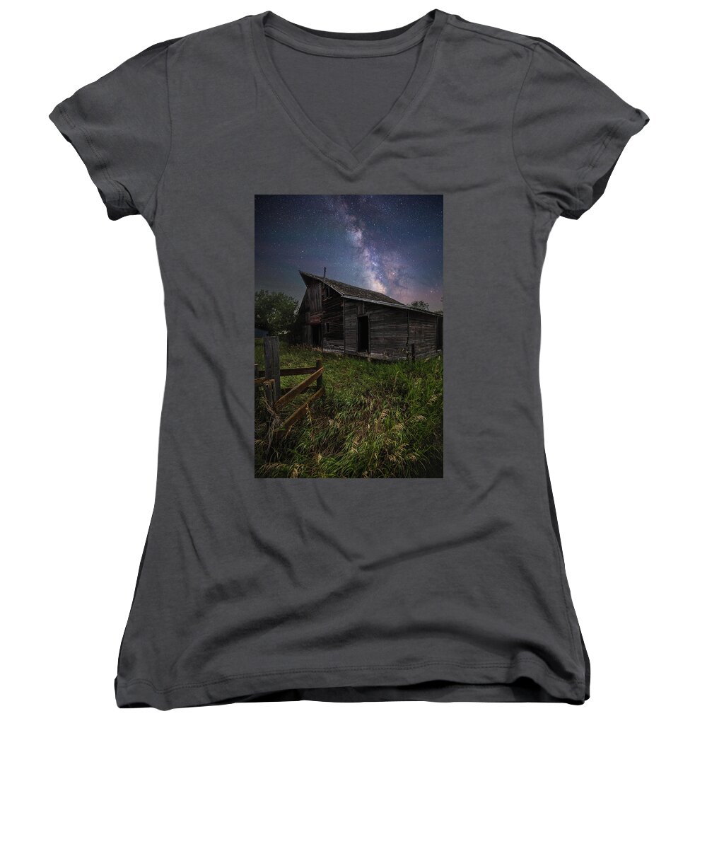 Barn Women's V-Neck featuring the photograph Barn Astronomy by Aaron J Groen