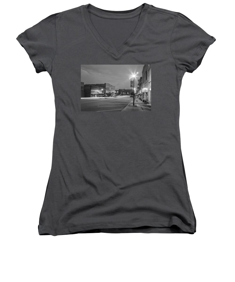 Black And White Women's V-Neck featuring the photograph Black and White 31 by Jimmy McDonald
