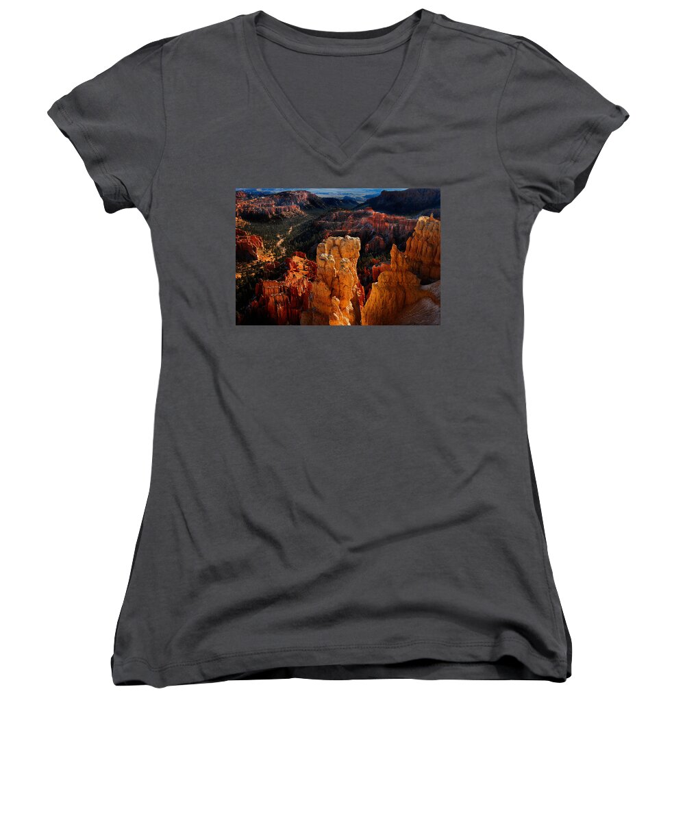 Bryce Canyon Women's V-Neck featuring the photograph Bryce Canyon 2 by Harry Spitz