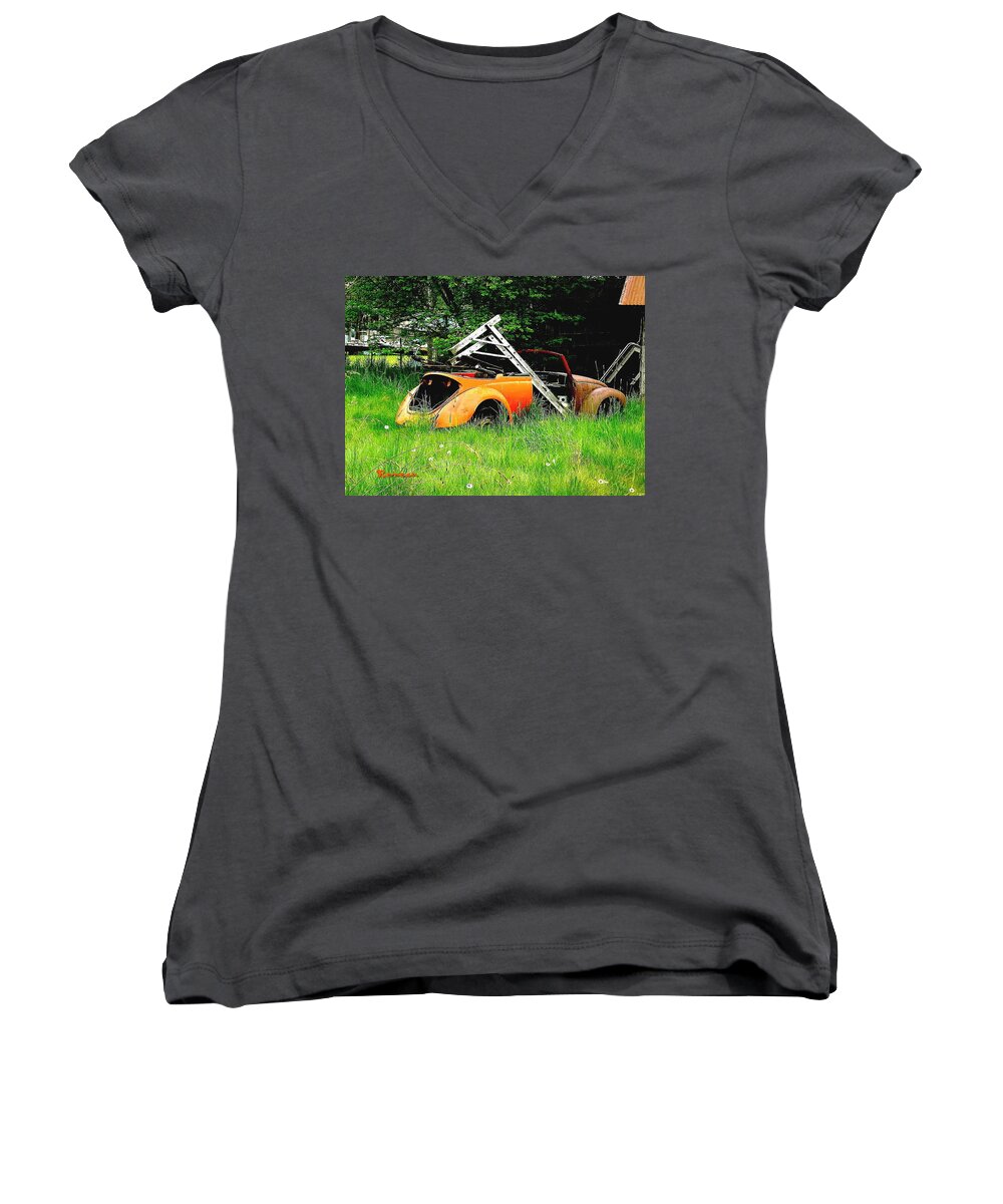 Vw Women's V-Neck featuring the photograph Bugsy by A L Sadie Reneau