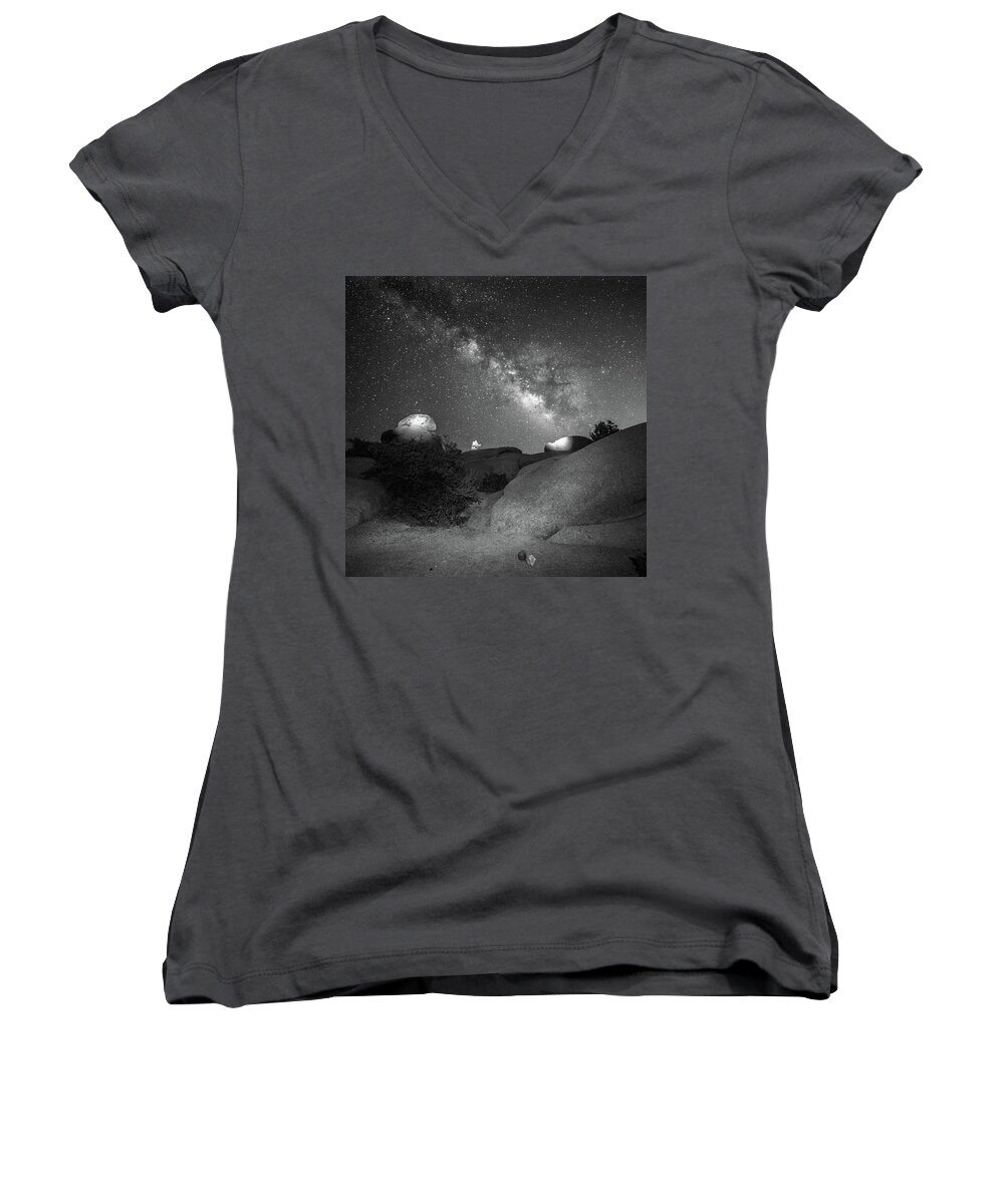 Desert Women's V-Neck featuring the photograph Causality I by Ryan Weddle
