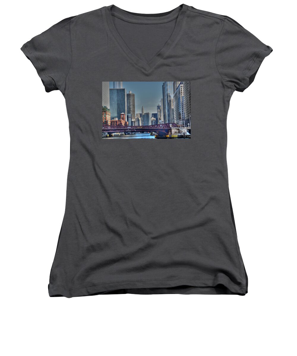 Chicago Illinois Women's V-Neck featuring the photograph Chicago River East by David Bearden
