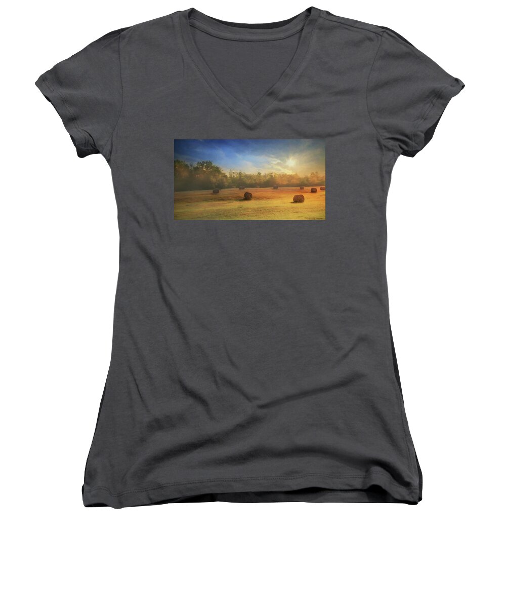 Field Women's V-Neck featuring the photograph Clayton Morning Mist by Lori Deiter