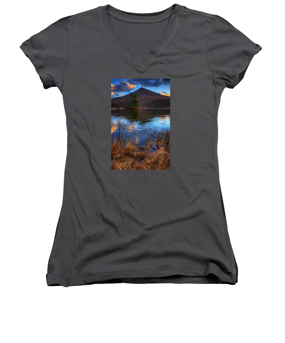 Peaks Of Otter Women's V-Neck featuring the photograph Clouds on Abbott Lake by Steve Hurt