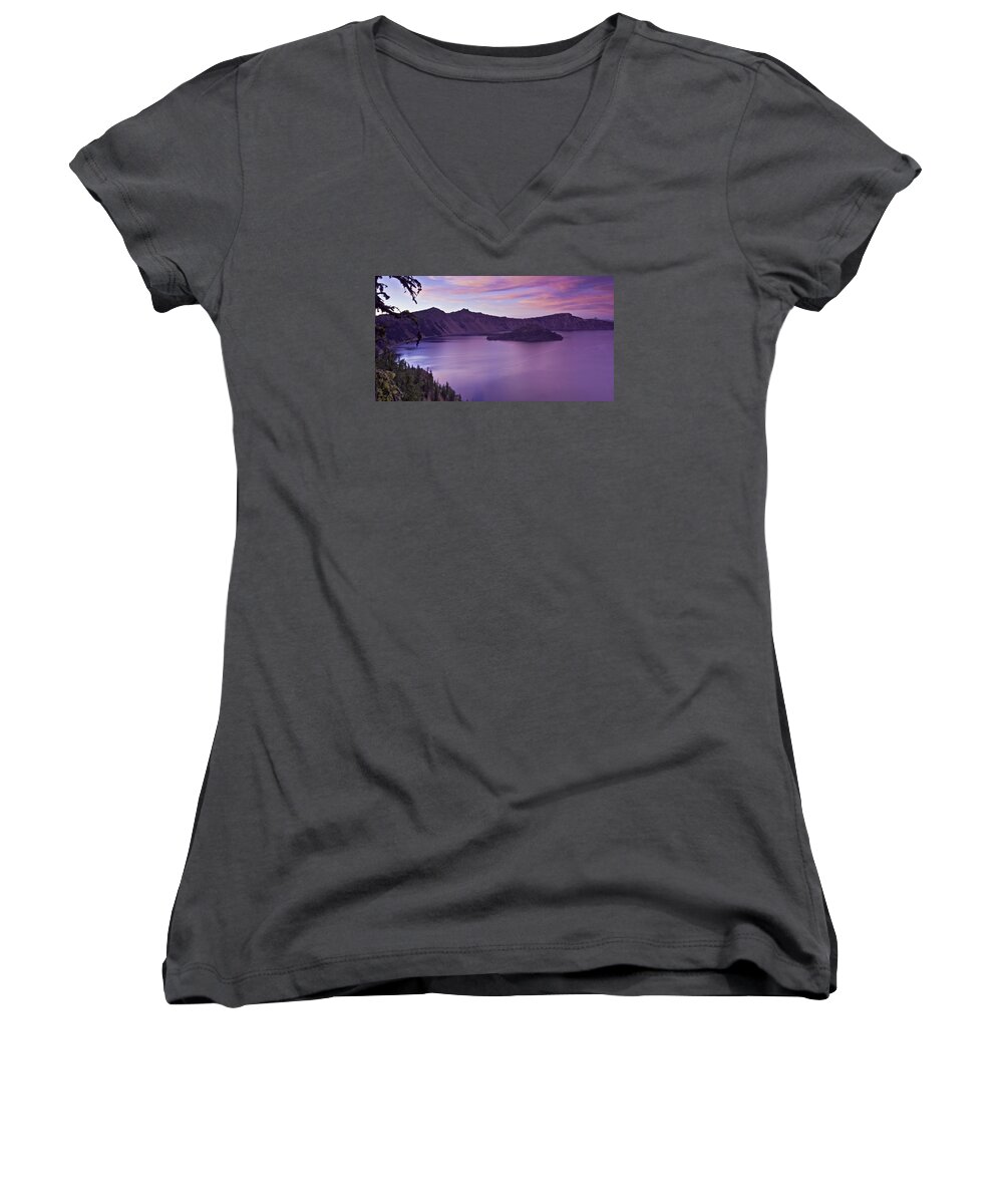 Crater Lake Women's V-Neck featuring the photograph Crater Lake Sunset by Paul Riedinger