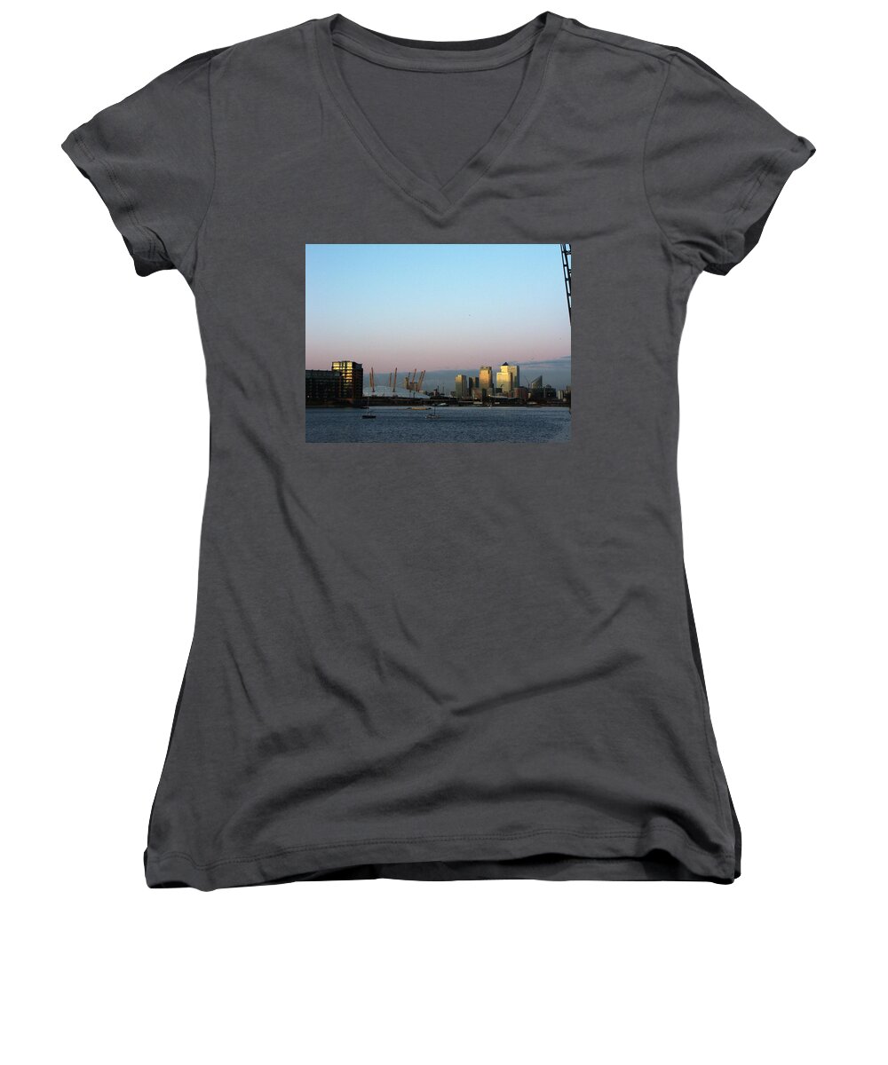 London Docklands O2 Thames River Sunset Dusk Gloaming Water Skyscrapers Canary Wharf Women's V-Neck featuring the photograph Docklands by Ian Sanders