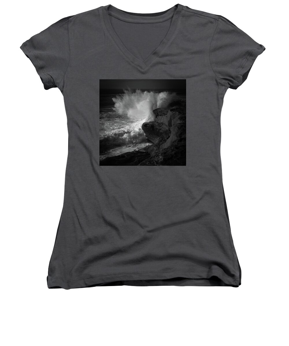 Waves Women's V-Neck featuring the photograph Impulse by Ryan Weddle
