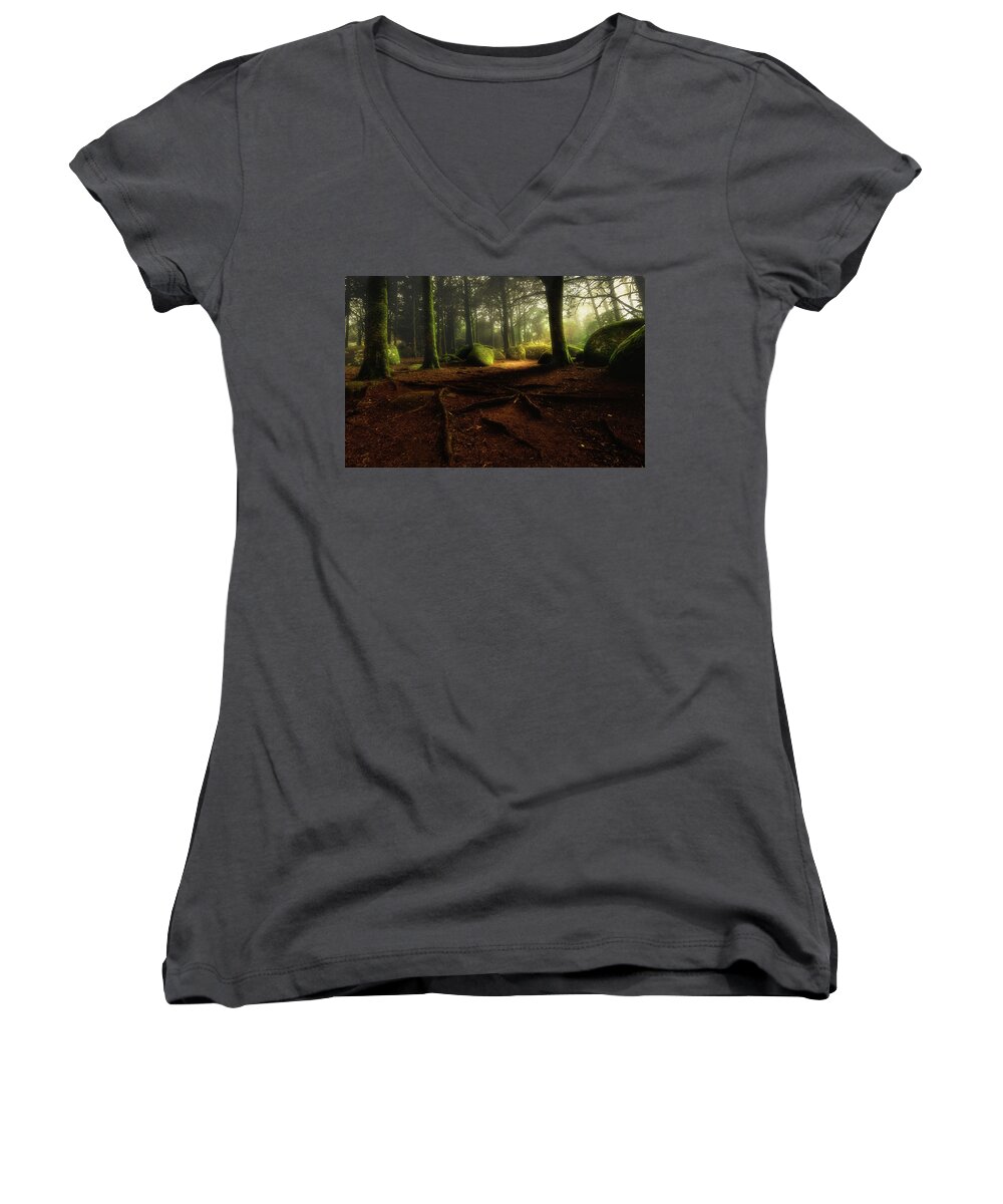 Sintra Women's V-Neck featuring the photograph Just listen by Jorge Maia