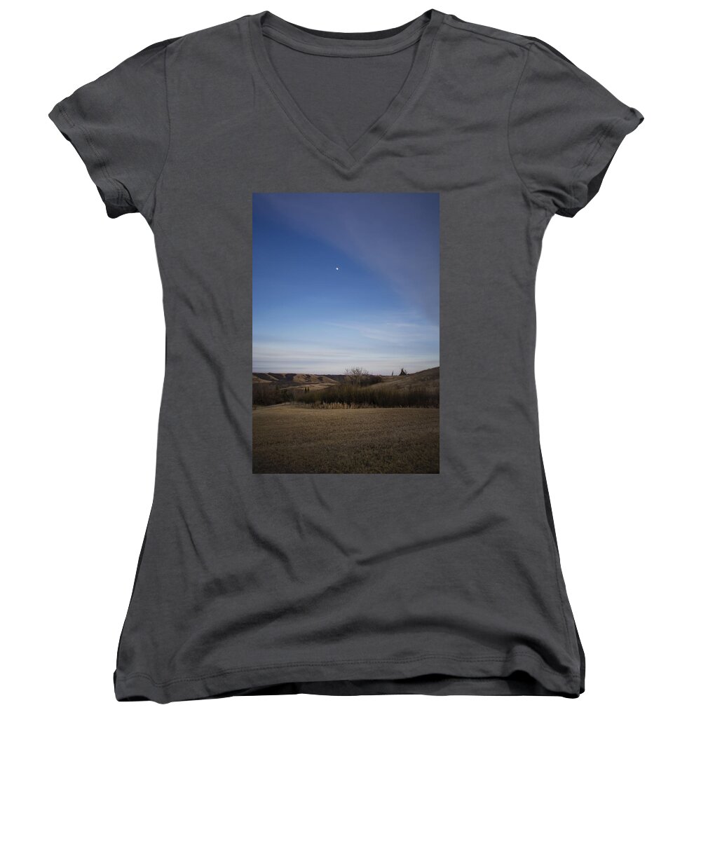 Landscape Women's V-Neck featuring the photograph Lumsden Moon Rising by Ellery Russell