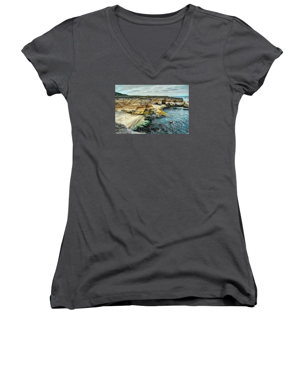 Photograph Women's V-Neck featuring the photograph Montana Del Oro by Richard Gehlbach