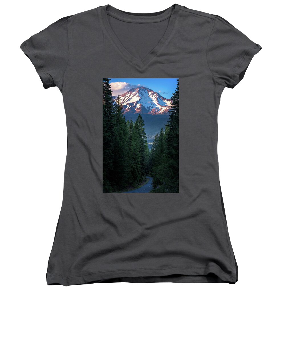 Af Zoom 24-70mm F/2.8g Women's V-Neck featuring the photograph Mount Shasta - a Roadside View by John Hight