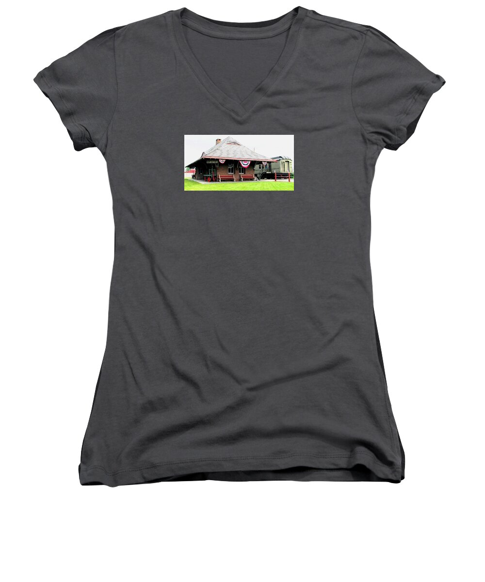 New Oxford Women's V-Neck featuring the photograph New Oxford Pennsylvania Train Station by Angela Davies
