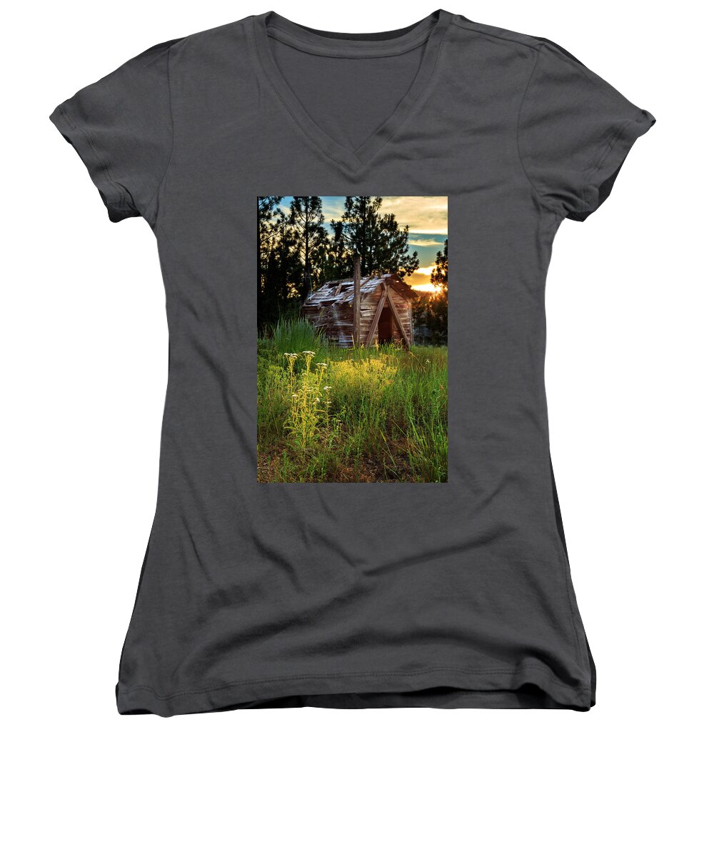 Cabin Women's V-Neck featuring the photograph Old Cabin At Sunset by James Eddy