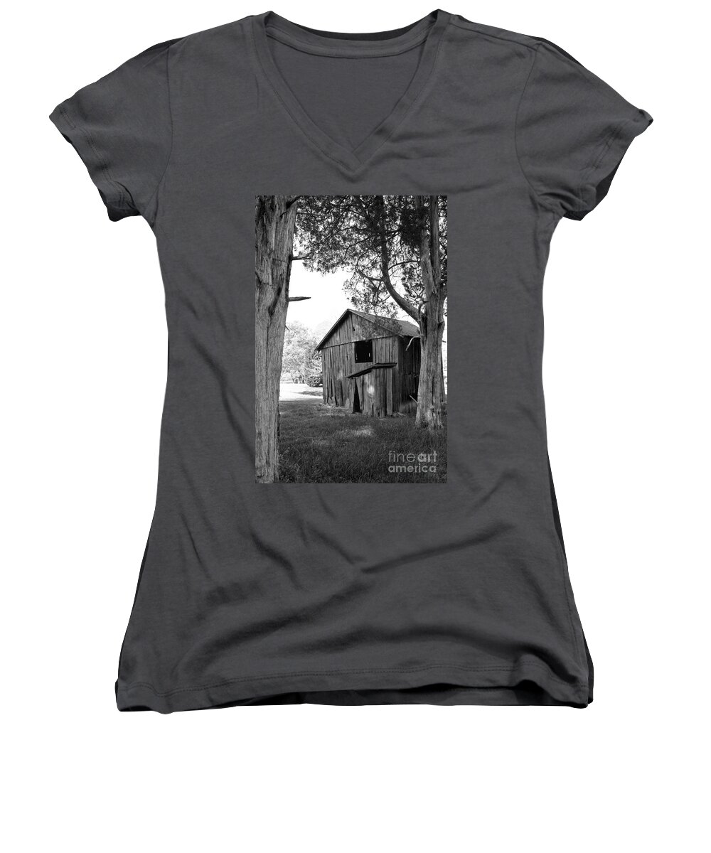 Landscape Women's V-Neck featuring the photograph Old Structures by Todd Blanchard