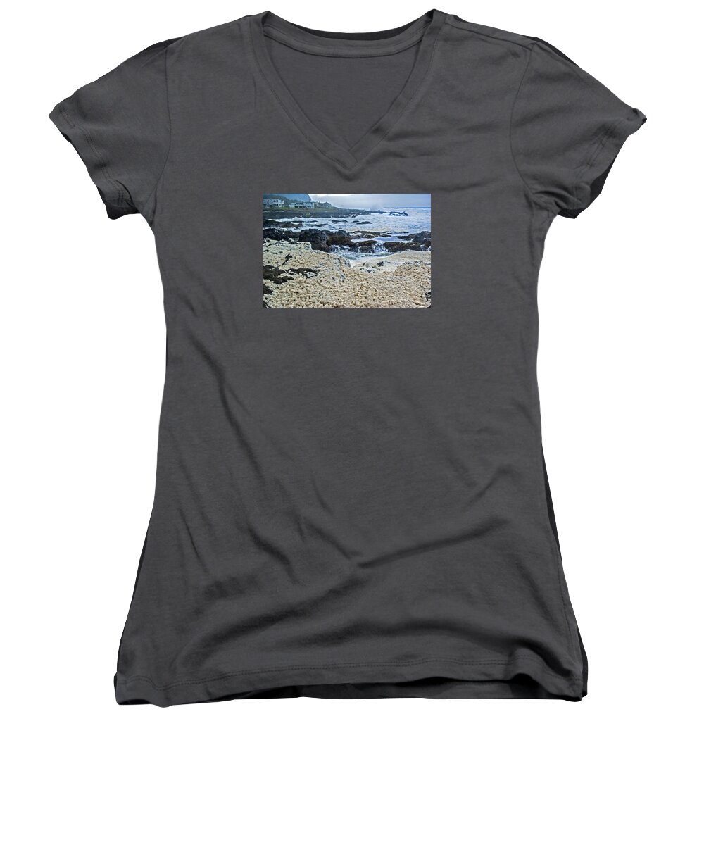 Pacific Women's V-Neck featuring the photograph Pacific Gift by Dale Stillman