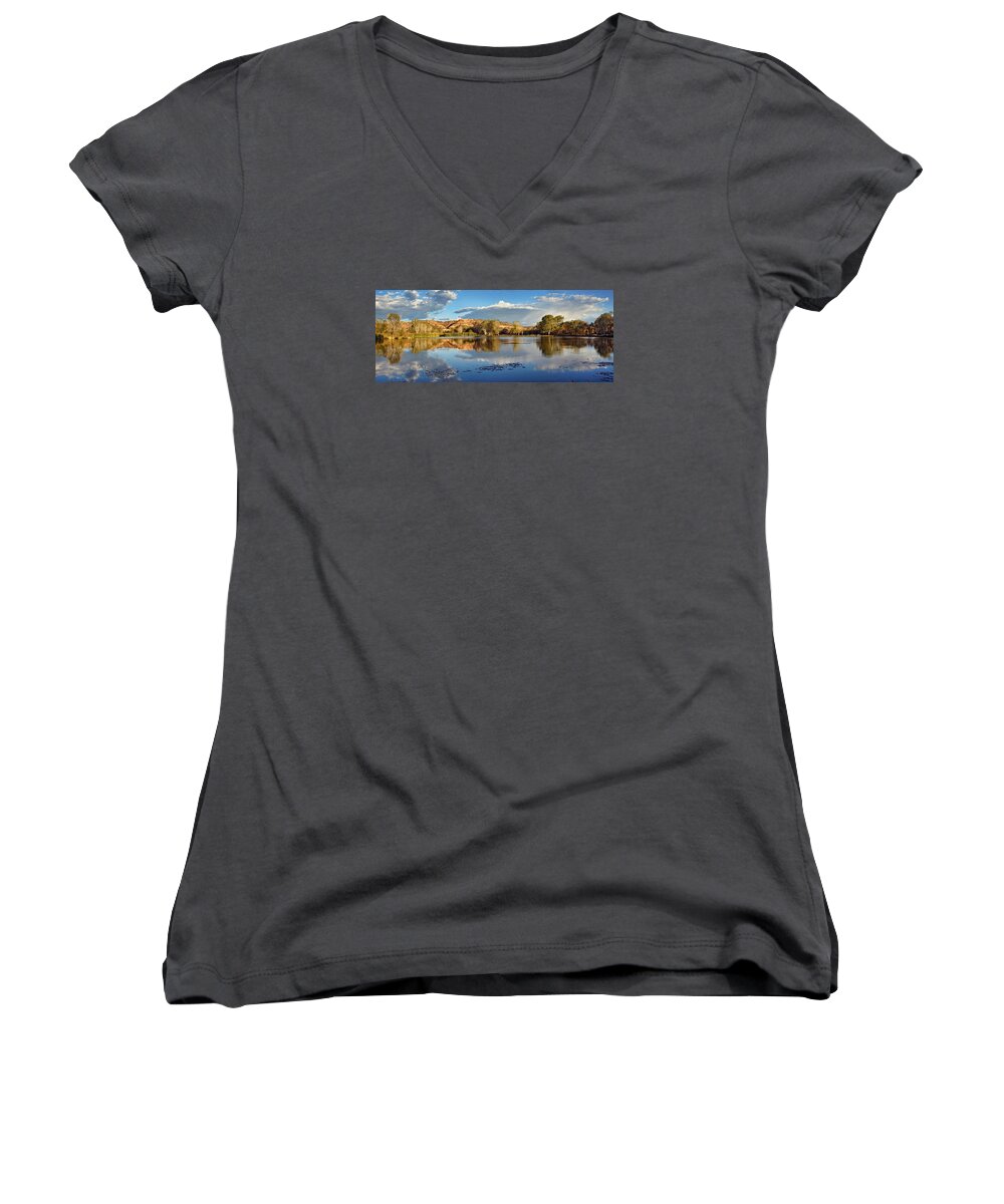 Landscape Women's V-Neck featuring the photograph Panoramic Reflections by Leda Robertson
