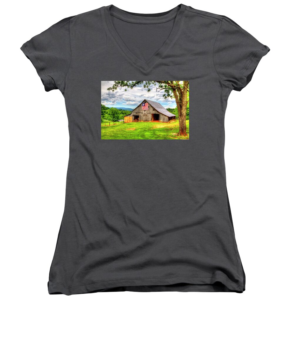 Barn Quilts Women's V-Neck featuring the photograph Patriotic Emblem by Dale R Carlson
