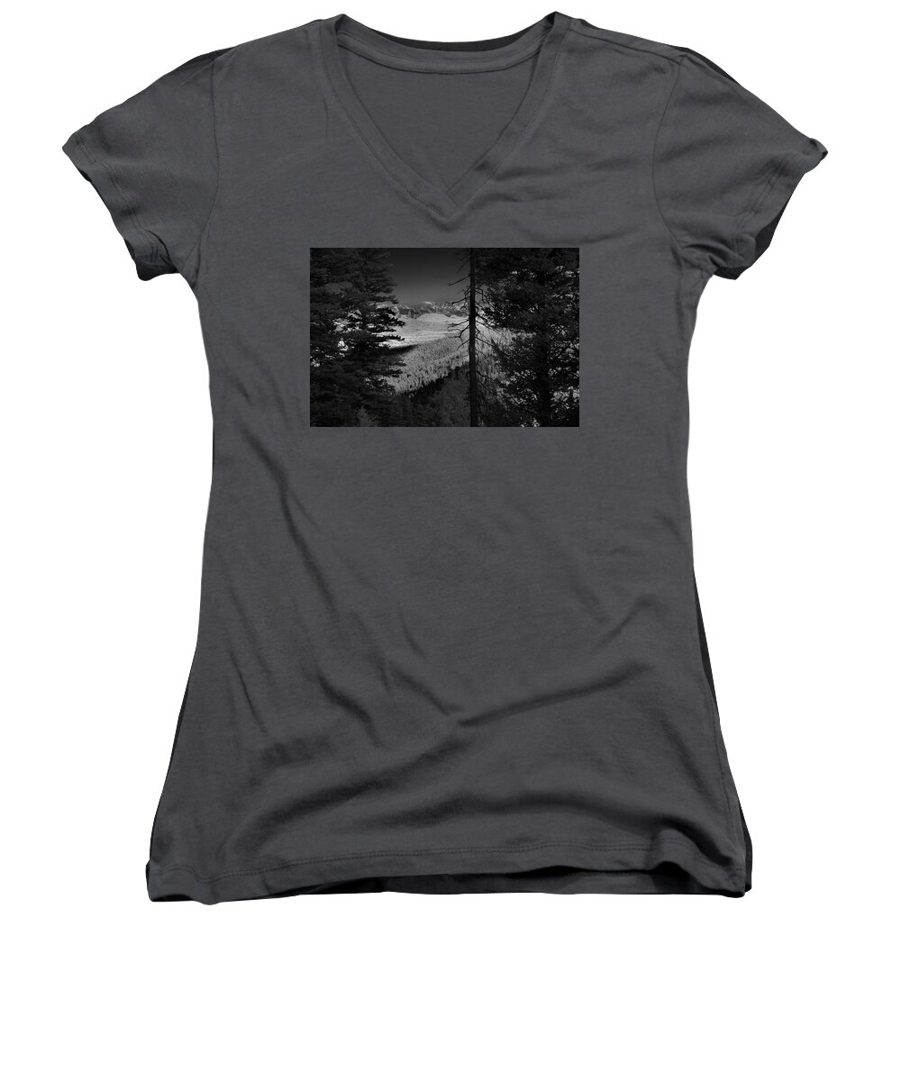 Ir Women's V-Neck featuring the photograph Perspective Range by Brian Duram