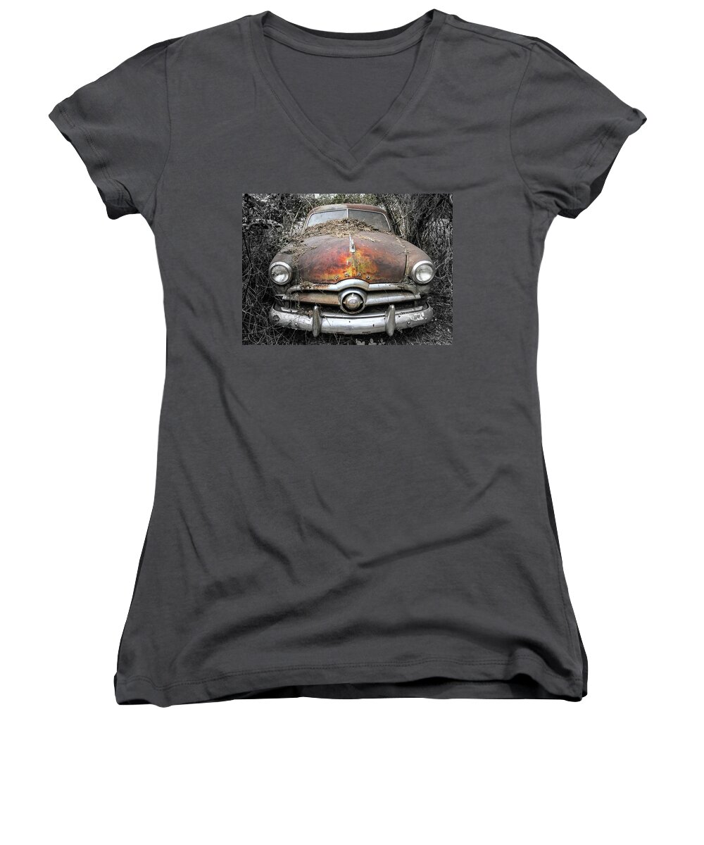 Classic American Car Women's V-Neck featuring the photograph Retired by Patrice Zinck