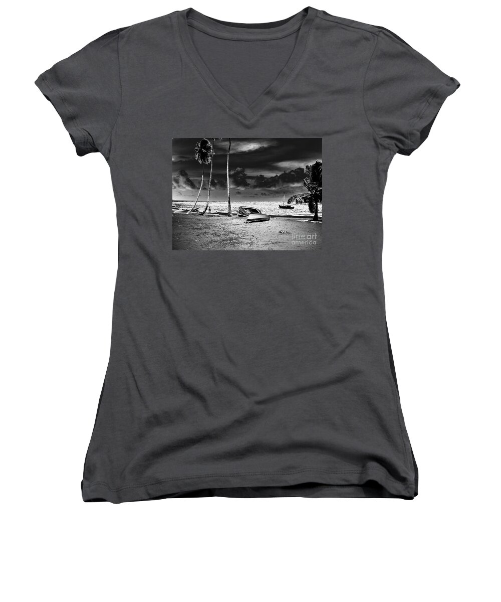 Palm Women's V-Neck featuring the photograph Rock the Boat Extreme by Heather Kirk