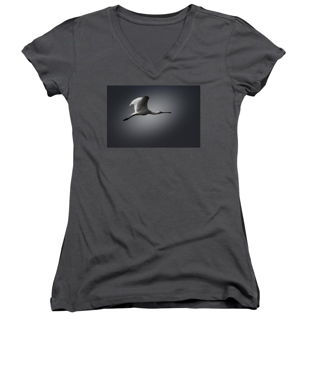 Nature Women's V-Neck featuring the photograph Spoonbill In Flight by Ramabhadran Thirupattur