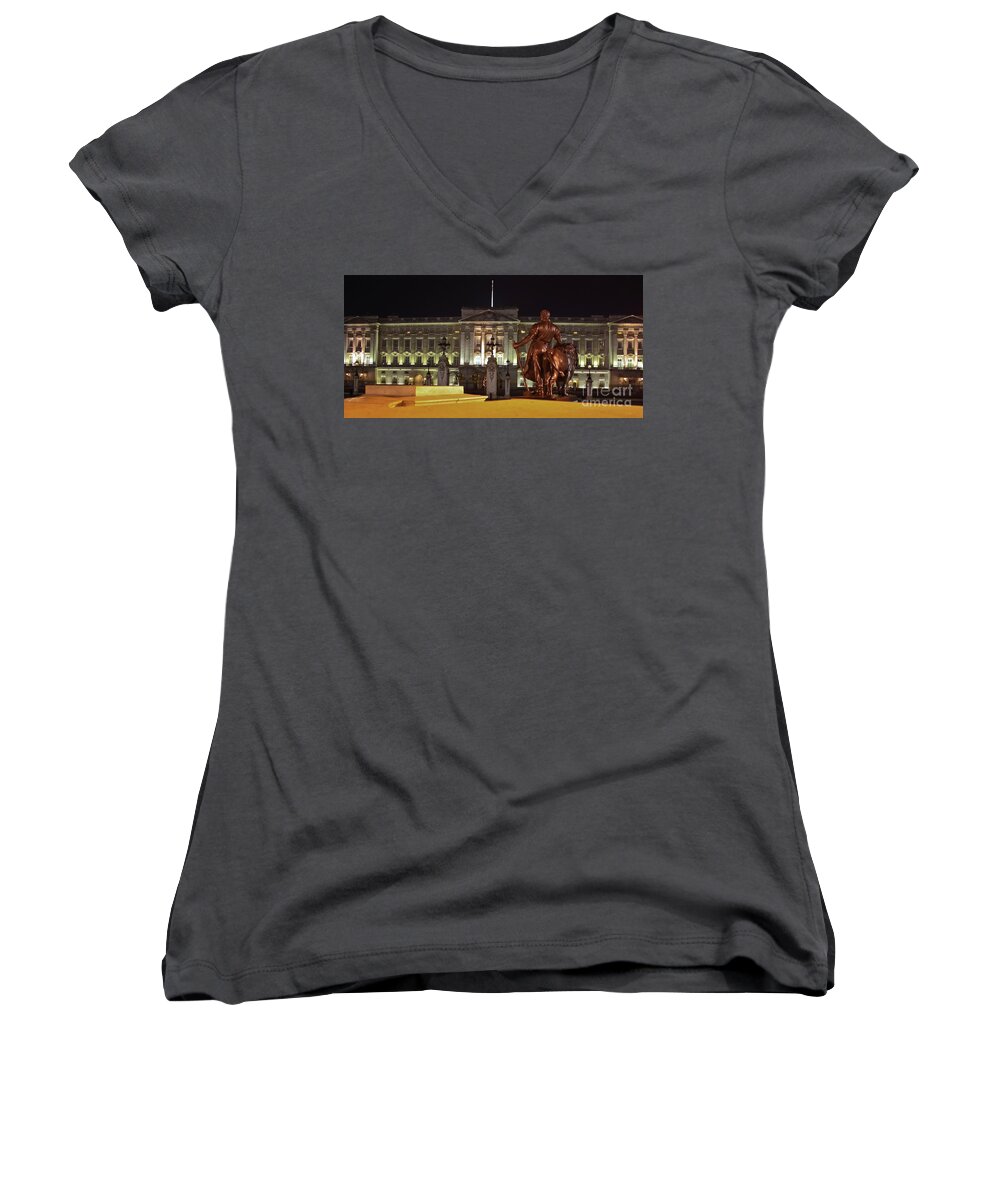 Buckingham Palace Women's V-Neck featuring the photograph Statues View of Buckingham Palace by Terri Waters