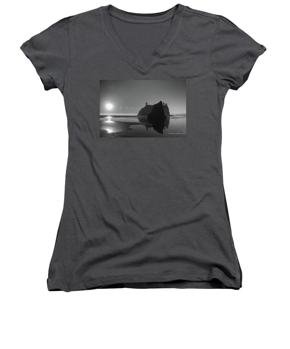 Black And White Women's V-Neck featuring the photograph Sunset at Ruby Beach #2 by Cassius Johnson