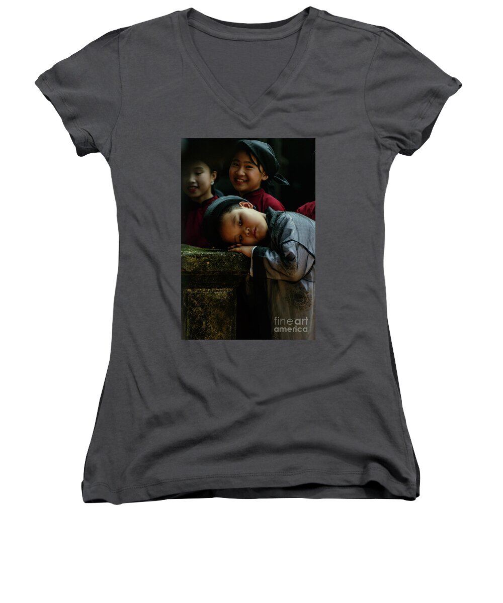 Child Women's V-Neck featuring the photograph Tired Actor by Werner Padarin
