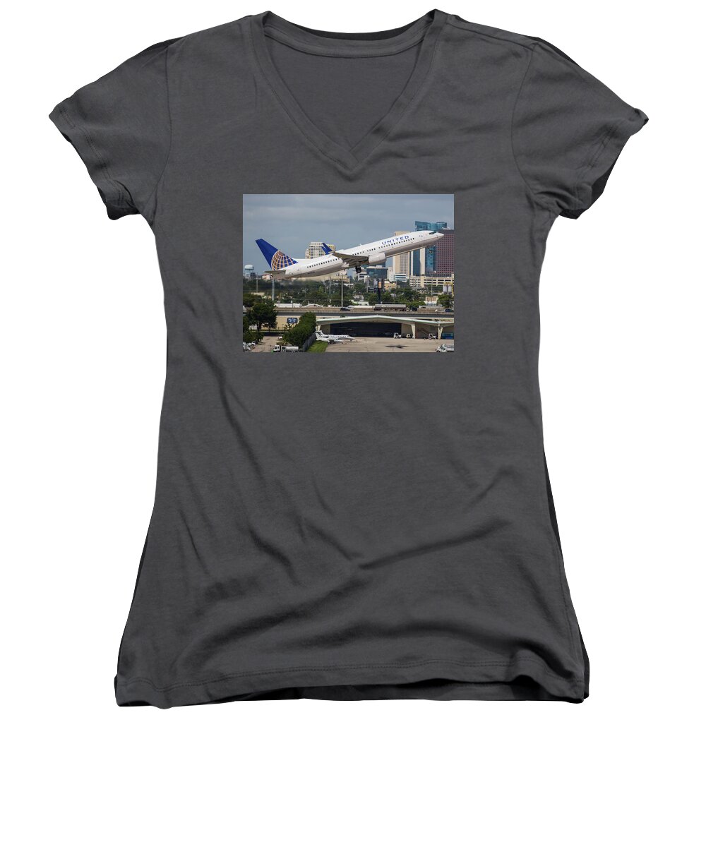 United Women's V-Neck featuring the photograph United Airlines by Dart Humeston