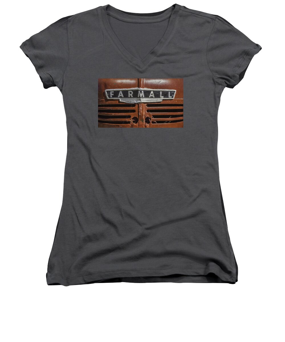 Farmall Tractor Women's V-Neck featuring the photograph Vintage Farmall Tractor by Scott Norris